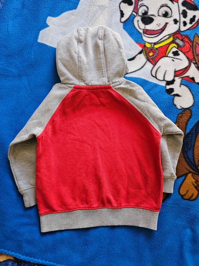 Pull capuche 4ans - photo numéro 2