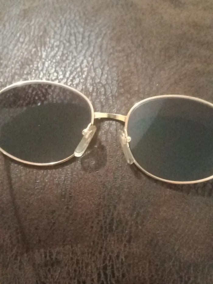 Paire de lunettes de soleil vintage - photo numéro 6