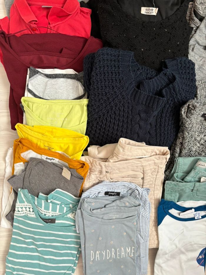 Très gros lot de 54 vêtements taille S - photo numéro 2
