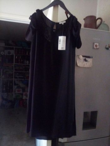 Robe noire neuve