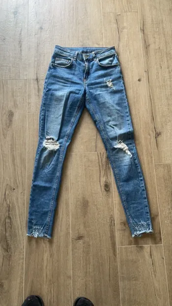 Jeans à trous