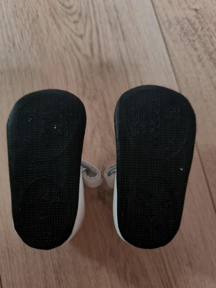 Chaussures vernis blanches cérémonie Robeez - Taille 3-6 mois - photo numéro 5