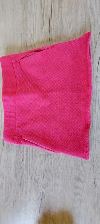 Jupe courte, épaisse, fushia avec petits points, Tex 3/4 ans, nickel