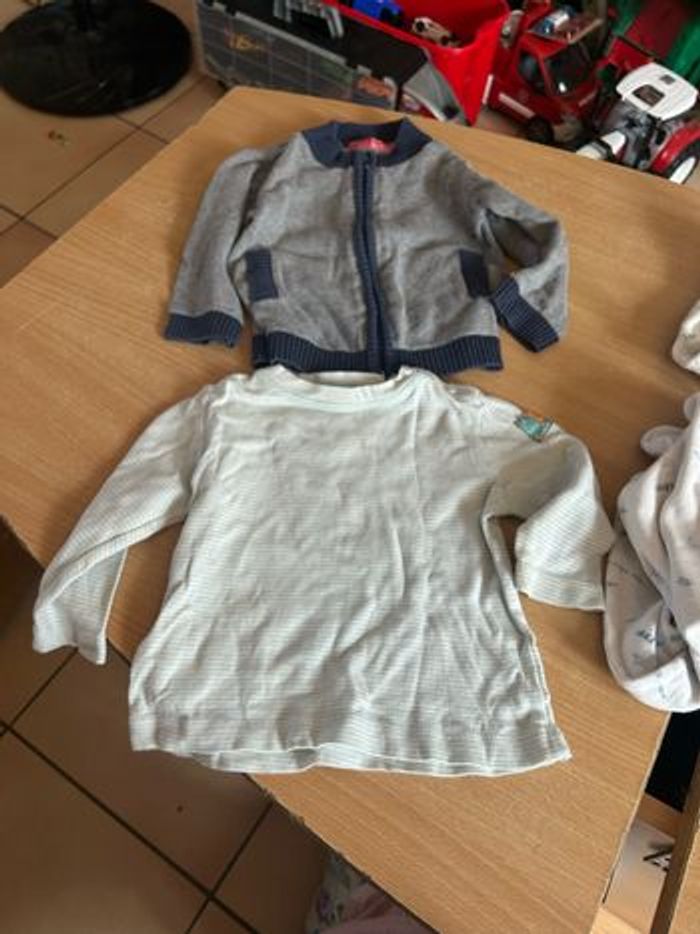 Lot de vêtements garçon taille 9 mois - photo numéro 4