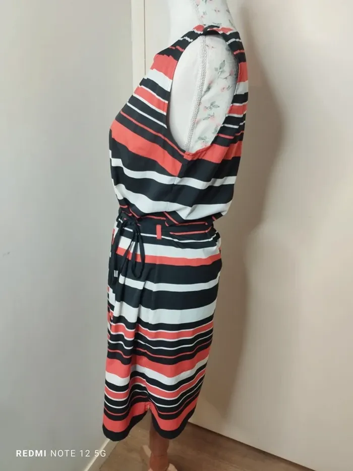 Jolie robe Charles Vögele taille 40 - photo numéro 3