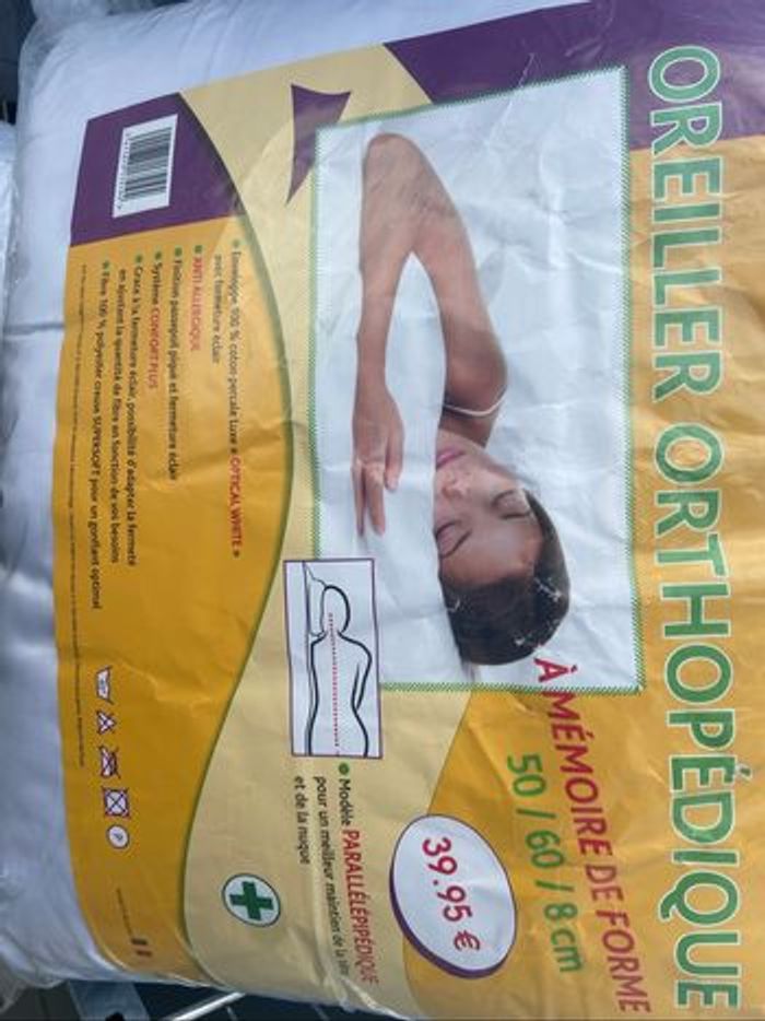 Lot de 2 oreillers orthopédiques neuf