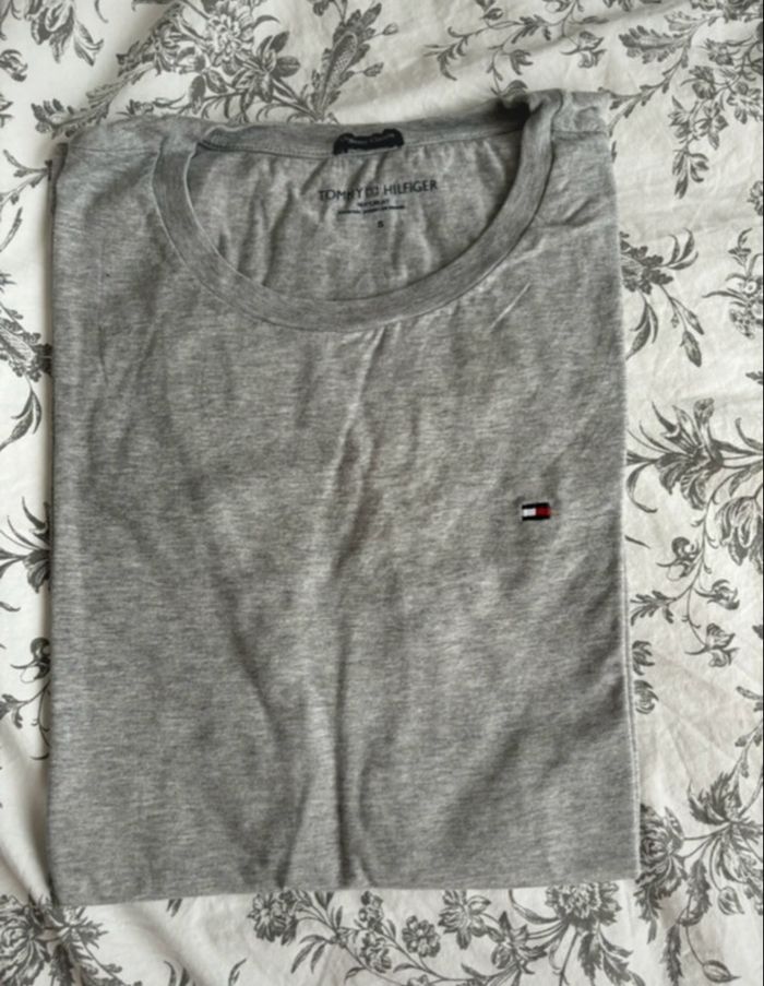 TEE shirt tommy - photo numéro 2