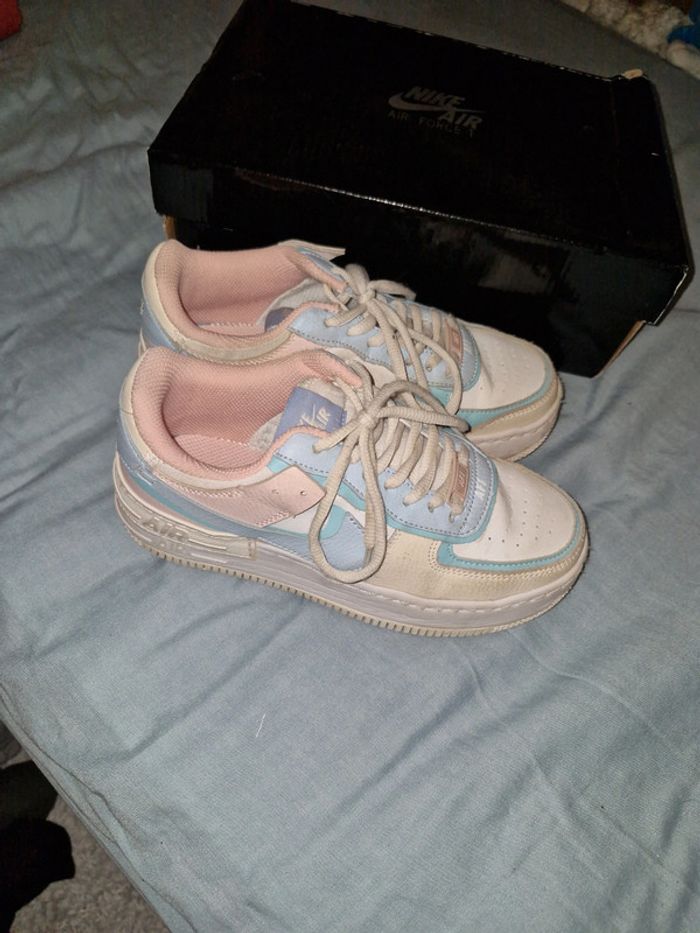 Basket Nike Air force1 édition spéciale - photo numéro 2