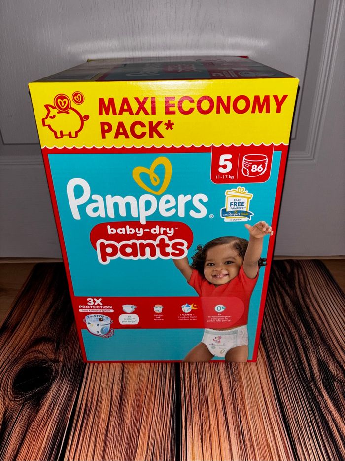 Maxi Pack de 86 Couches Pampers  Baby-Dry Pants Culotte Neuf Dans L’emballage Taille: 5 ( 11-17 kg ).