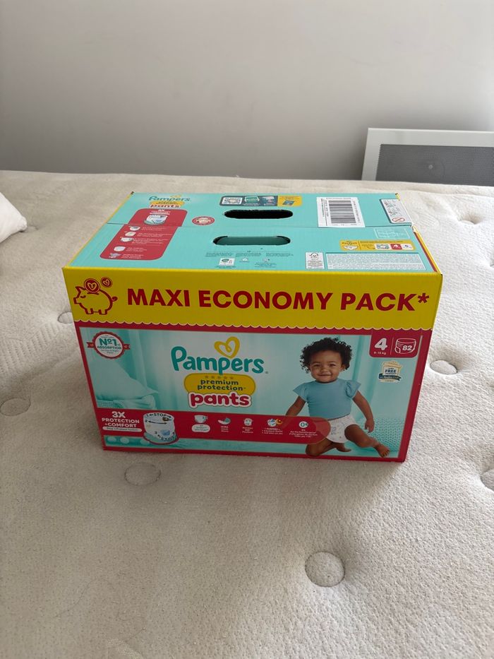 82 couches Pampers Pants Premium taille 4