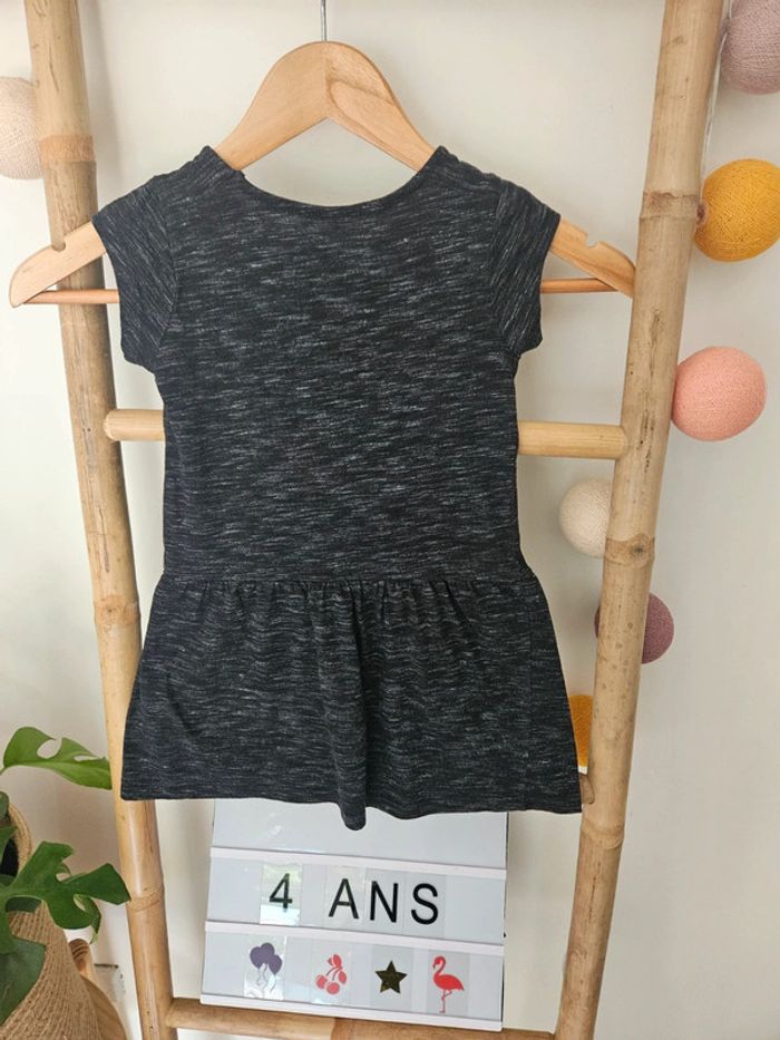 Robe 4 ans - photo numéro 2