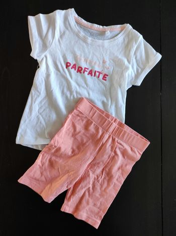 Tee shirt et corsaire