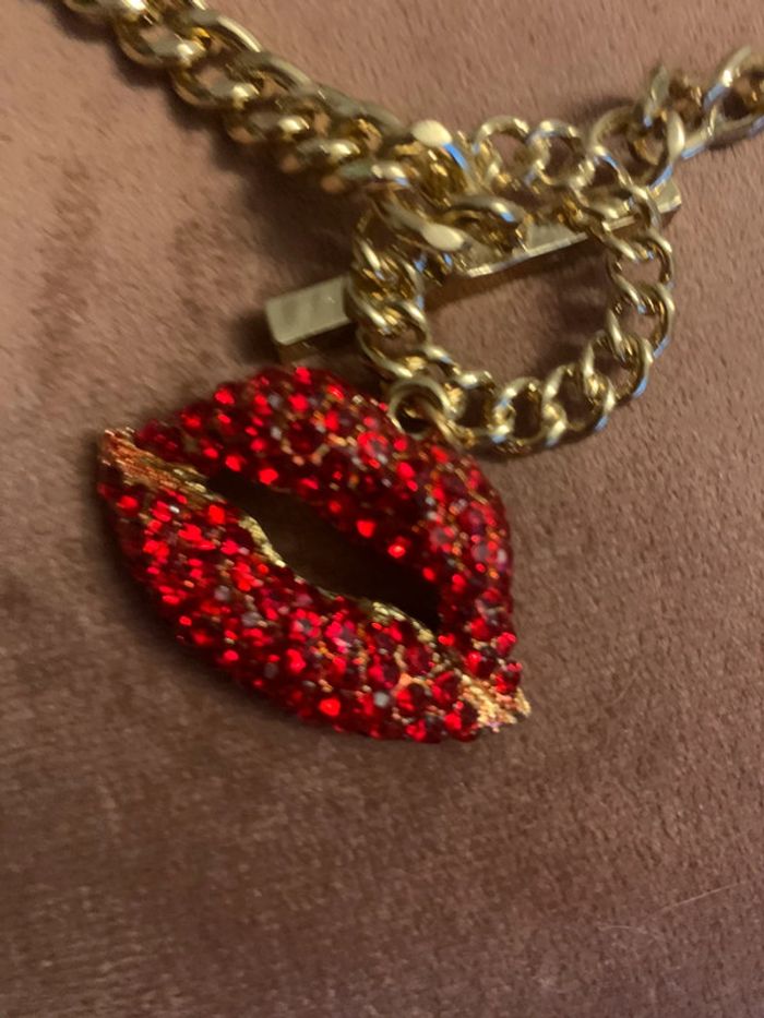 Collier lèvres - photo numéro 2