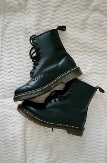 Bottines Dr. Martens Femme taille 38 comme neuve noire