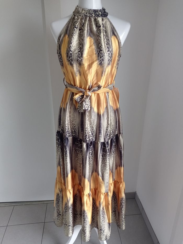 Magnifique robe longue dégradée de couleurs vert et jaune new fantasy
