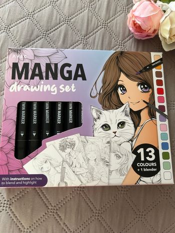 Coffret Dessin Manga Neuf - 13 Feutres Alcool + 20 Planches à colorier