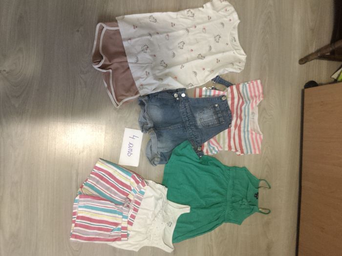 Lot de vêtements fille 4 ans