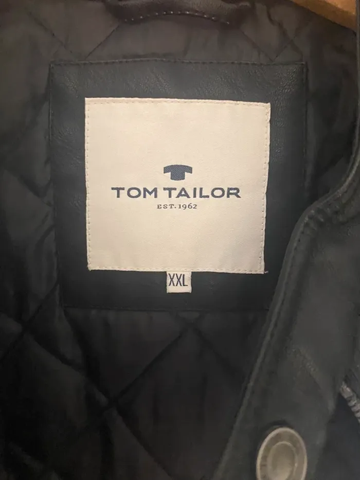 Veste en cuir jamais portée - photo numéro 4