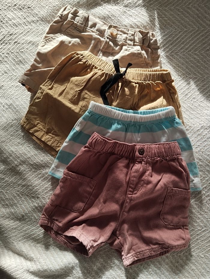 Lot 4 shorts 9-12mois