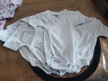 Bodies manches courtes 1 mois