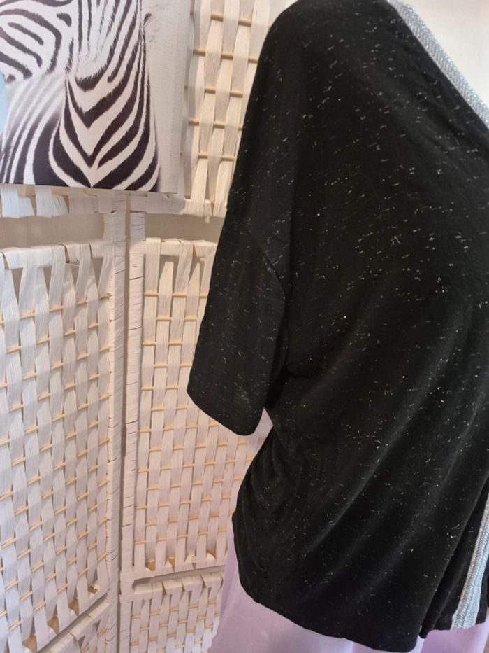 💕joli t-shirt noir avec détails pailletés argentés femme TXS/ 34 kaporal 💕 - photo numéro 9