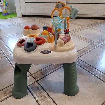 Table d'activité bébé