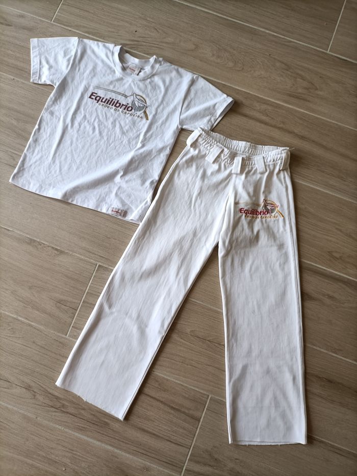 Tenue capoeira enfant tee shirt pantalon 8 ans mixte blanc bon état