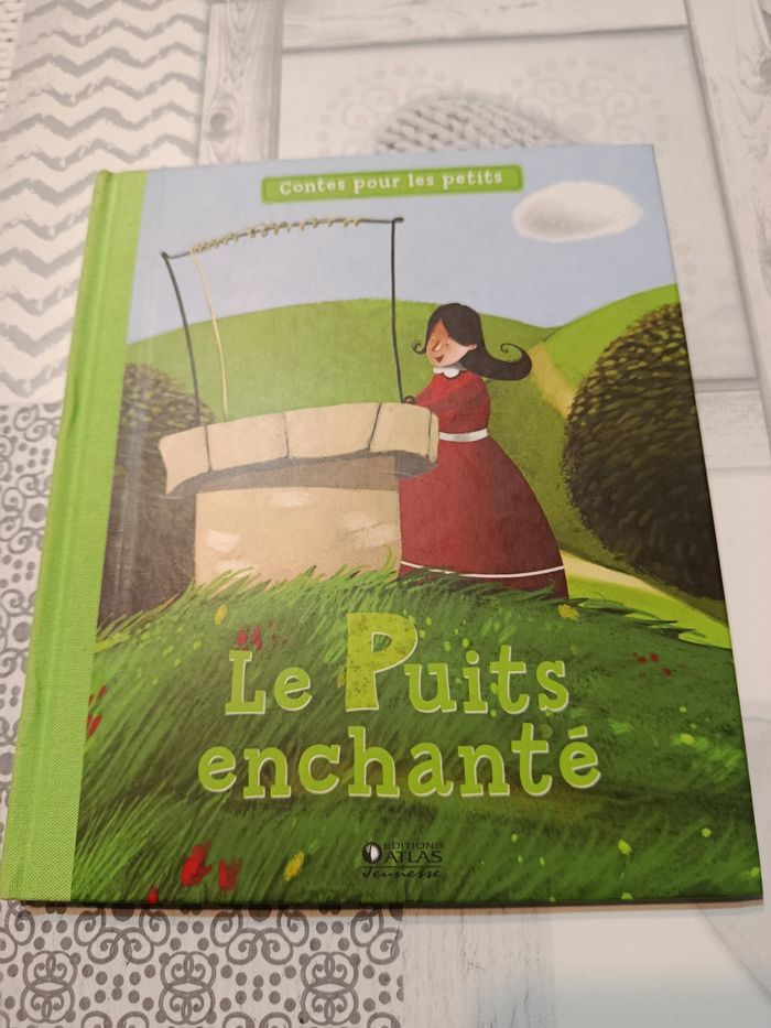 Livre "Le puits enchanté"