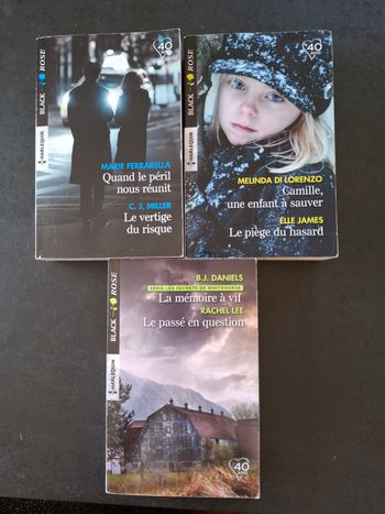 Lot de 3 romans Harlequin collection Black Rose en très bon état
