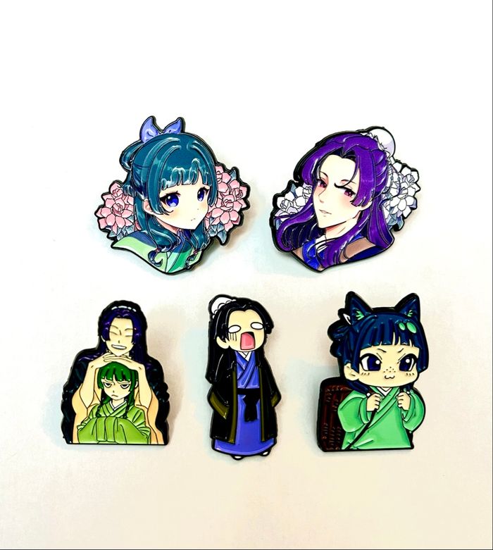 Lot de 5 pin’s « Les carnets de l’apothicaire » neuf