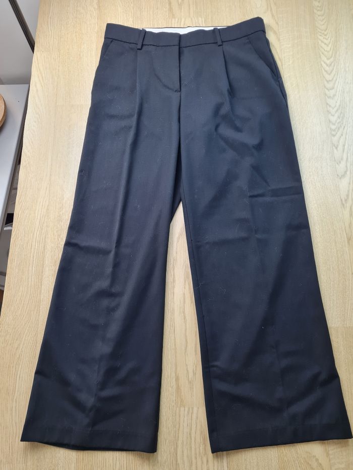 Pantalon noir à pince H et M taille 42 - photo numéro 2