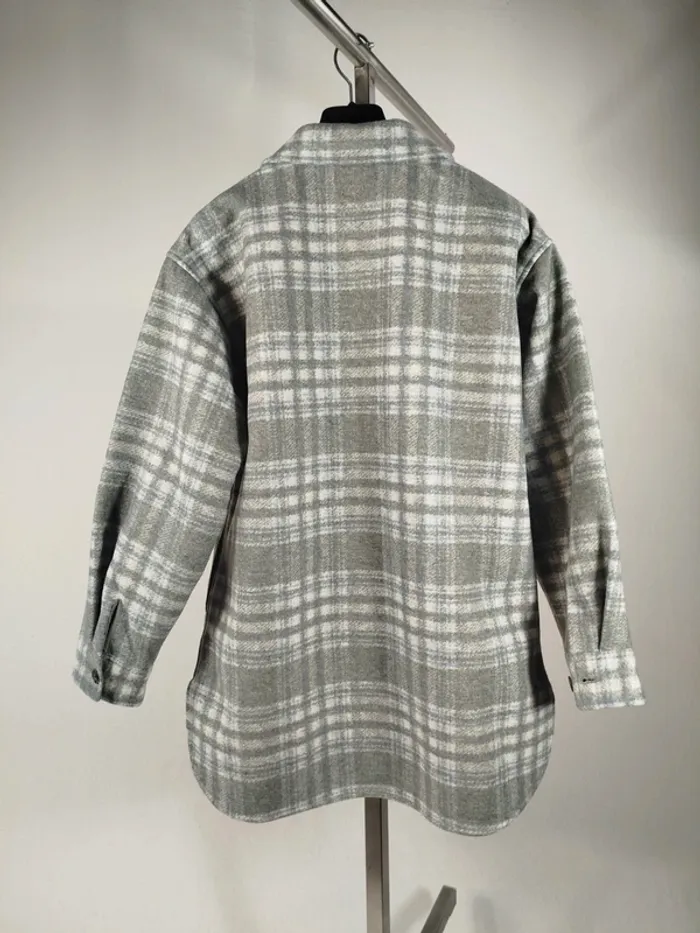 Sur chemise - veste en laine Uniqlo Chemise à carreaux grise A830 - photo numéro 4