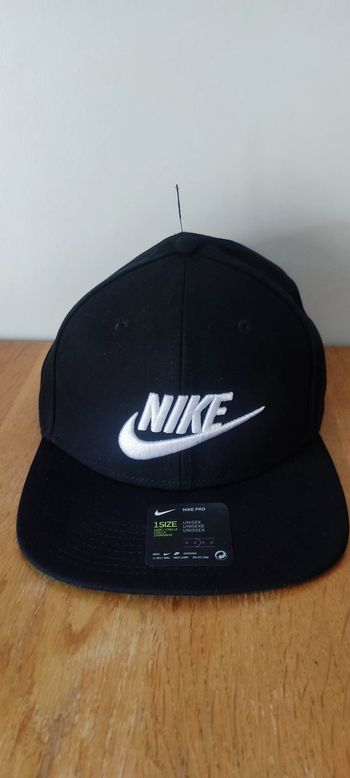 Casquette Nike noir brodé vert