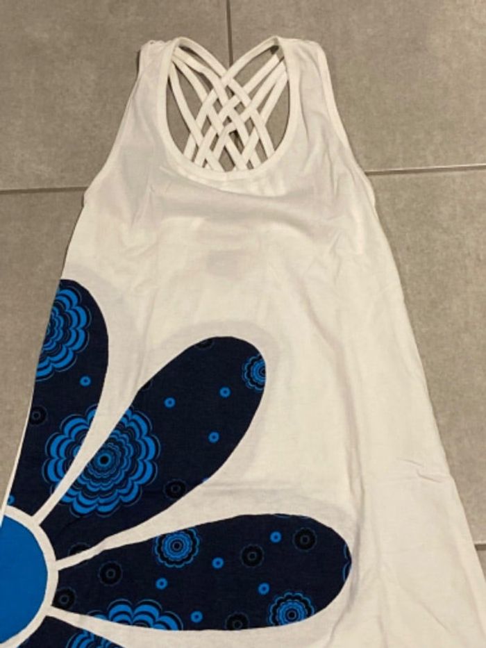 Robe blanche et bleu été T.S