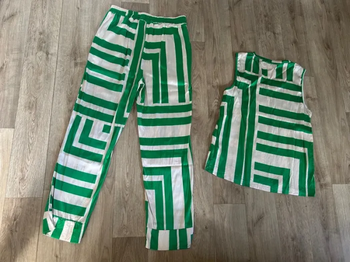 Anonyme ensemble, pantalon+ débardeur, vert et beige. Taille FR. 36. - photo numéro 2