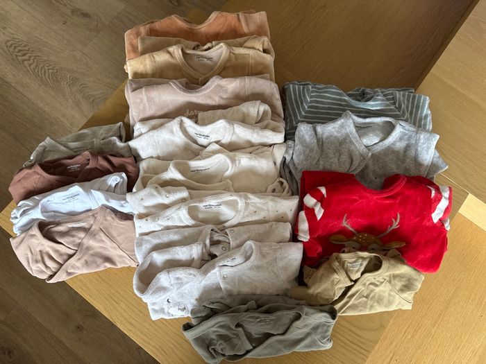 Lot 10 pyjamas + 6 bodys vert baudet