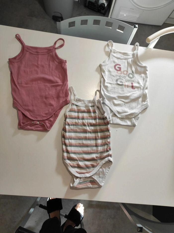 Lot bodys 36 mois - photo numéro 2