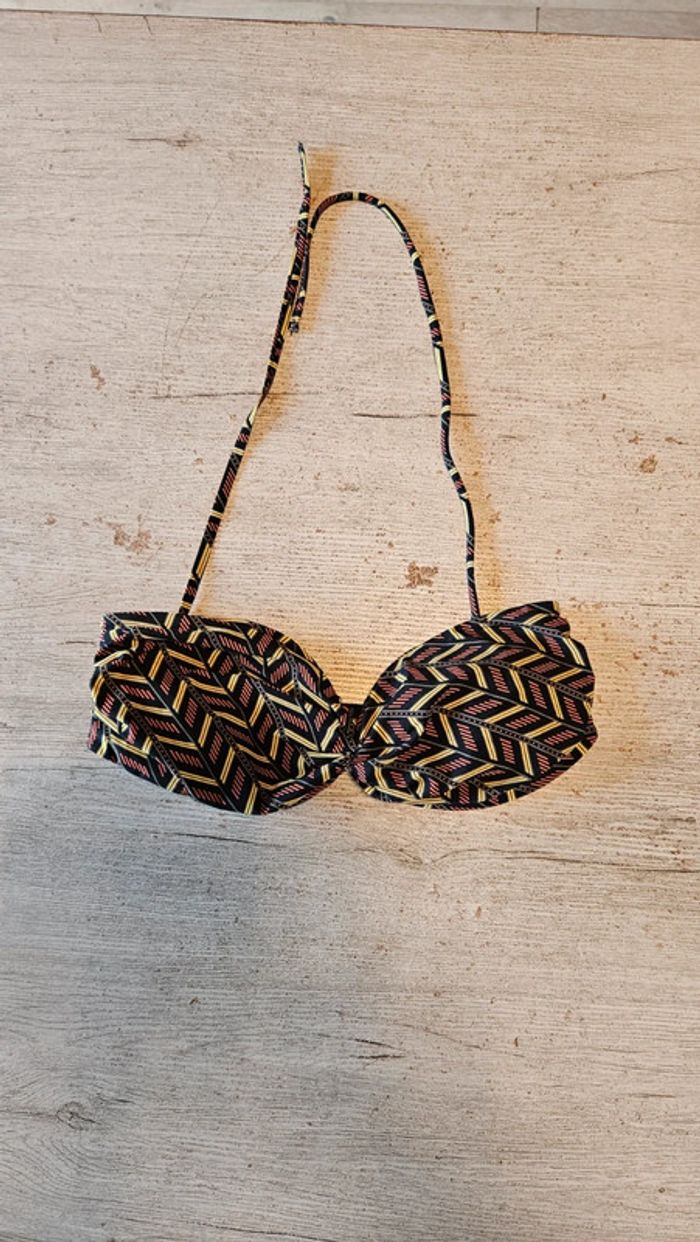 Haut de bikini noir avec dessin, Kiabi, taille 40/42, nickel - photo numéro 2