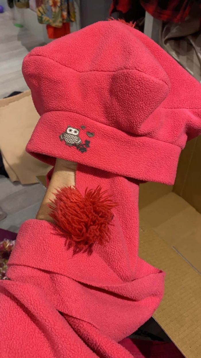 Bonnet avec écharpe intégrée - photo numéro 2