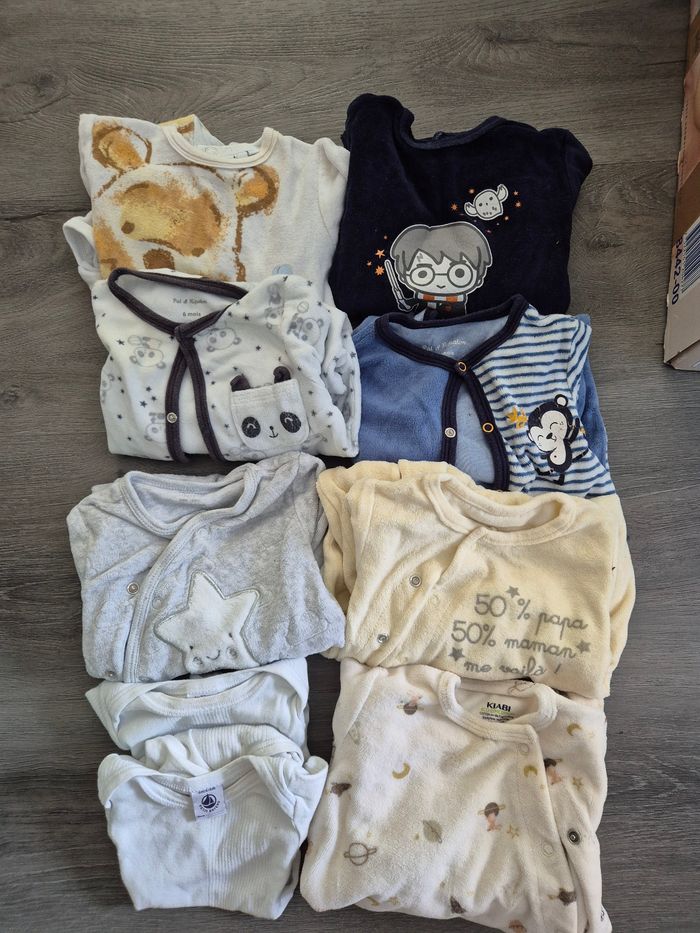 Pyjama et body taille 6 mois