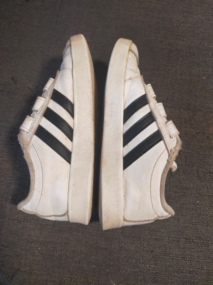 Baskets basses blanche a velcros T 32 adidas - photo numéro 11