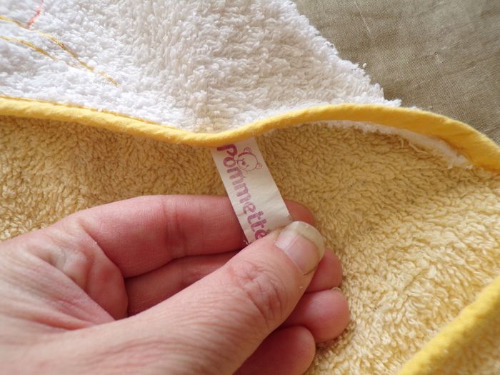 Sortie de bain jaune et blanche - photo numéro 3