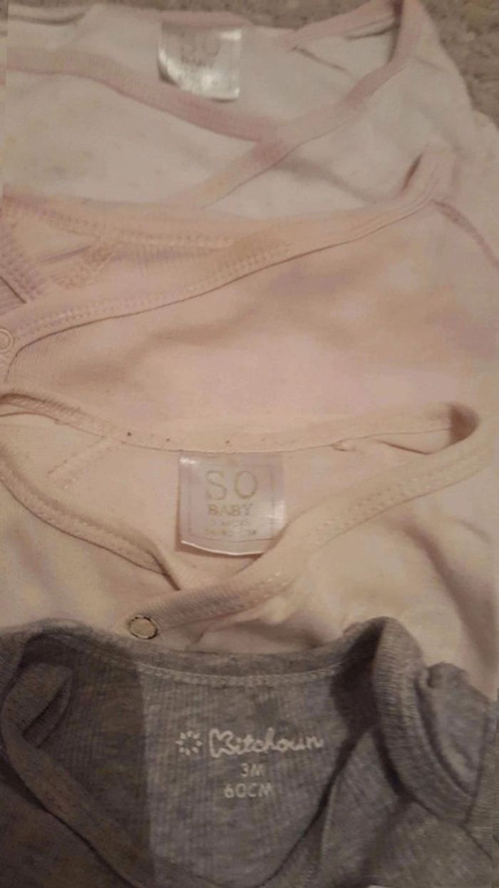 Lot 7 bodies 1 - 3 mois - photo numéro 3