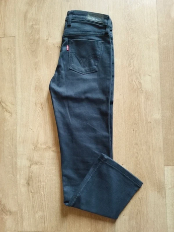 Jean Levi’s 627 Straight Fit W28 L34