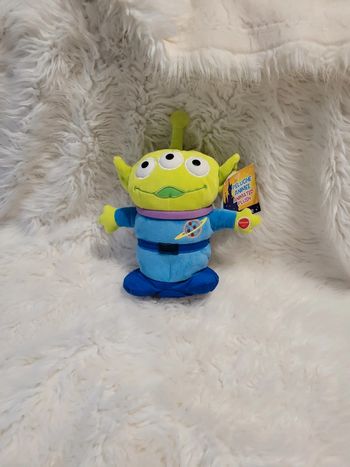 Peluche animé alien