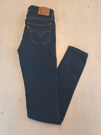 Jeans Levi's 711 skinny 24x32 neuf