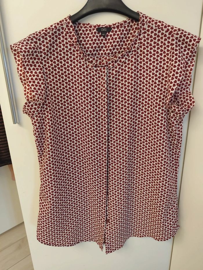 Blouse OVS à cœurs rouges – Romantique
