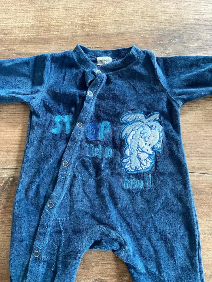 Pyjama 1 mois . - photo numéro 2