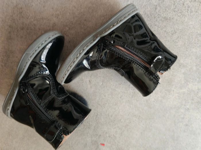 Bottines en cuir vernies bleues marines avec pompons Bana&co taille 21 - photo numéro 4