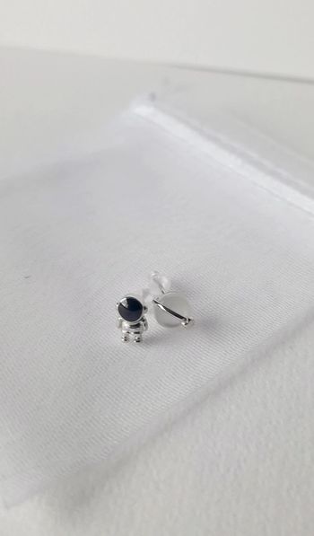 Adorables bo asymétriques Astronaute et Saturne